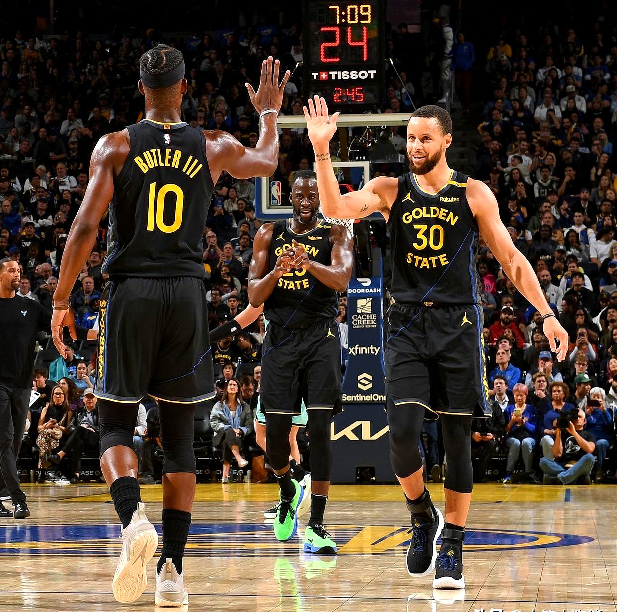 九游入口-火箭击败开拓者，季后赛希望日渐稳固