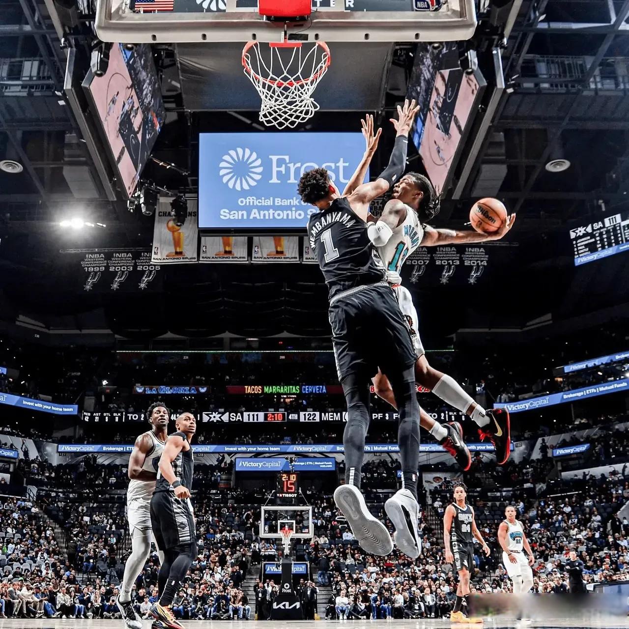 关于球员表演全方位高潮迭起，实力充分展现的信息